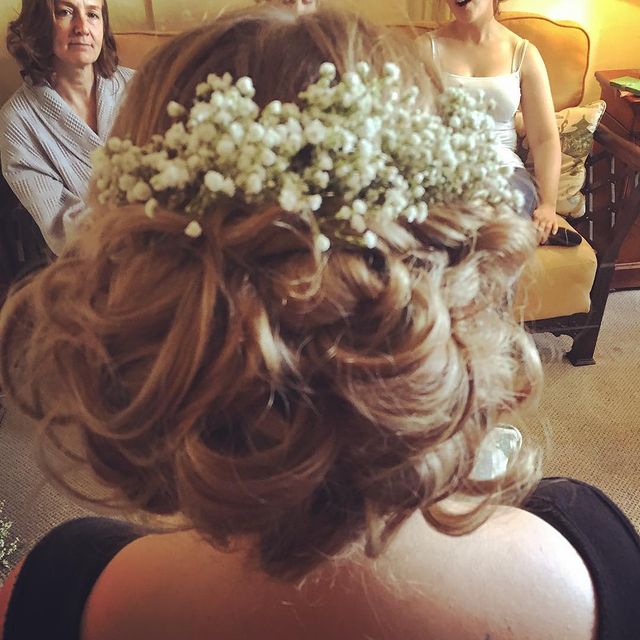 Low Loose Bun With Flower